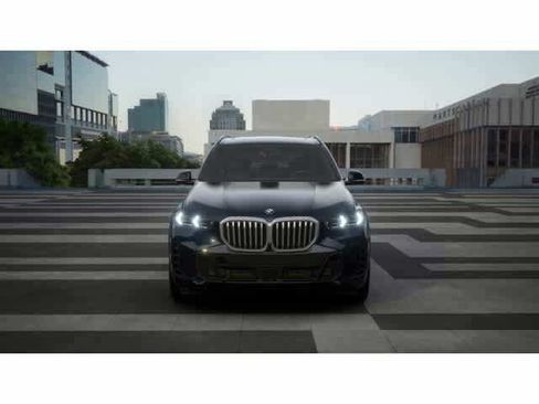 Used 2026 BMW X5 sDrive40i w/ M Sport Package RWD image 3