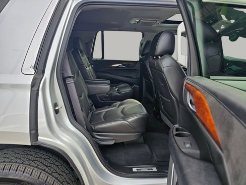 Used 2016 Cadillac Escalade Premium AWD/4WD image 27