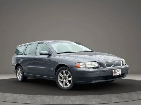 Used 2004 Volvo V70 2.5T image 4