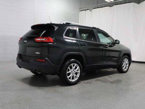 Used 2014 Jeep Cherokee Latitude w/ Cold Weather Group FWD image 9