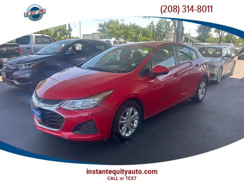 Used 2019 Chevrolet Cruze LS w/ LS Convenience Package FWD image 1