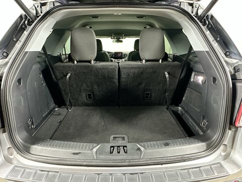 Used 2021 Ford Explorer XLT image 29