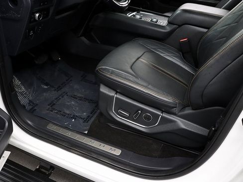 Used 2023 Ford Expedition Platinum image 26