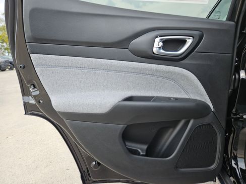 New 2026 Jeep Compass Latitude image 14