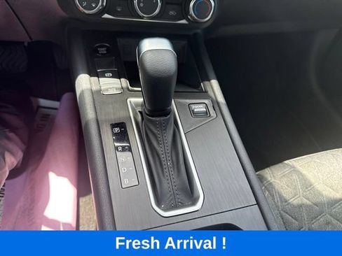 Used 2025 Nissan Kicks SV FWD image 8