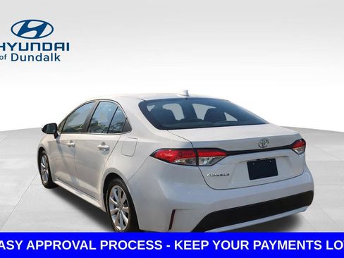 Used 2021 Toyota Corolla LE FWD image 2