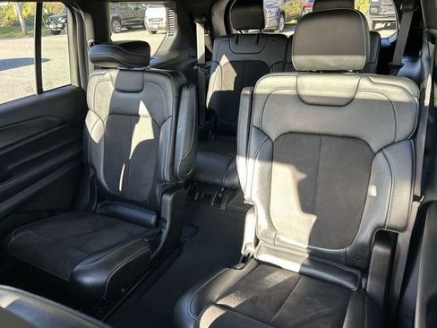Used 2023 Jeep Grand Cherokee L Altitude AWD/4WD image 23