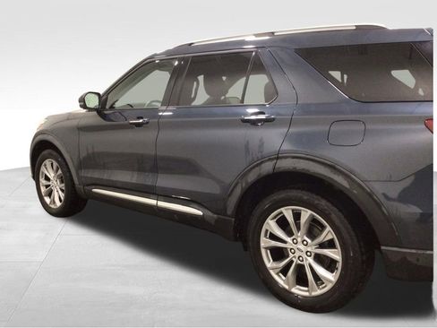 Used 2022 Ford Explorer Limited w/ Class IV Trailer Tow Package AWD/4WD image 3