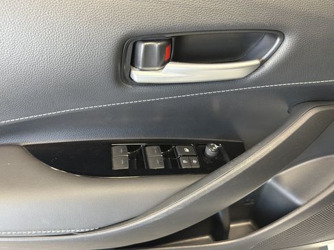 Used 2022 Toyota Corolla SE FWD image 19