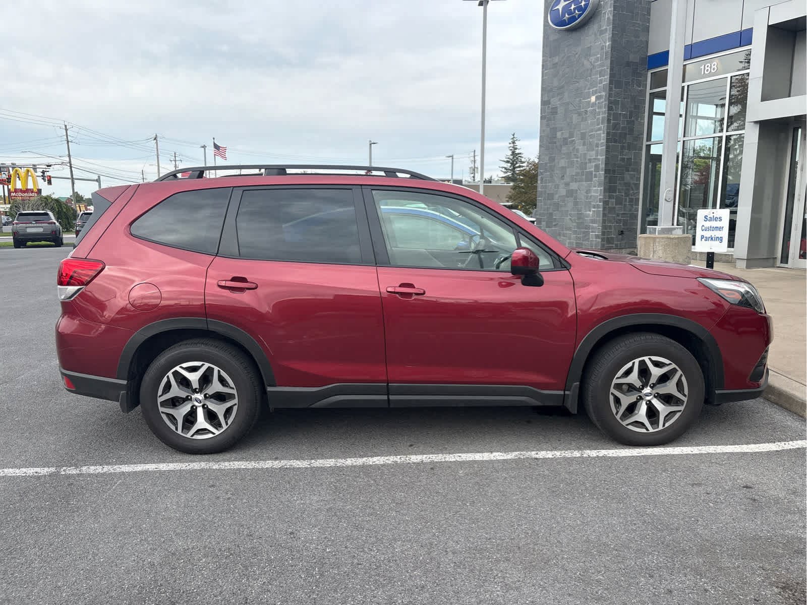 Used 2023 Subaru Forester Premium AWD/4WD image 3