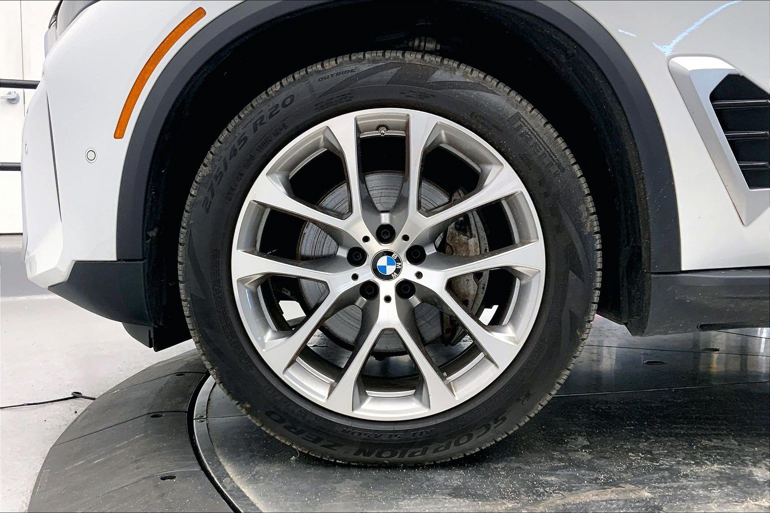 Used 2024 BMW X5 xDrive40i w/ Premium Package AWD/4WD image 11