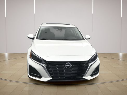 Certified 2025 Nissan Altima 2.5 SV w/ SV Special Edition Package FWD image 2