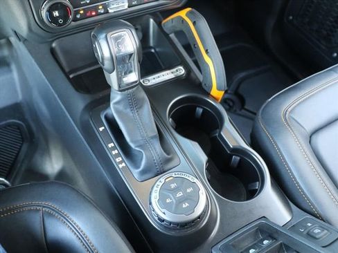 Used 2023 Ford Bronco Badlands image 24