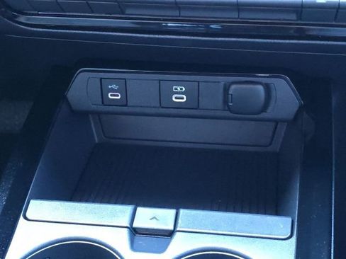 Used 2024 Toyota Prius Limited image 30