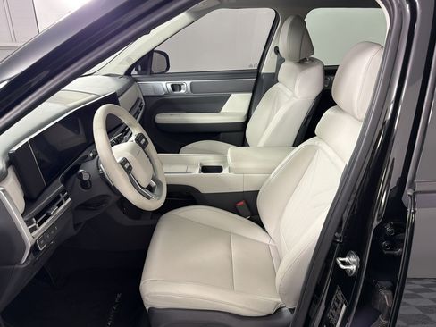 Used 2025 Hyundai Santa Fe SEL FWD image 5