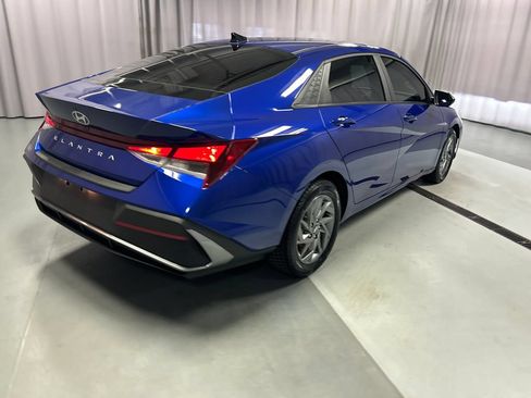 Used 2024 Hyundai Elantra SEL FWD image 7