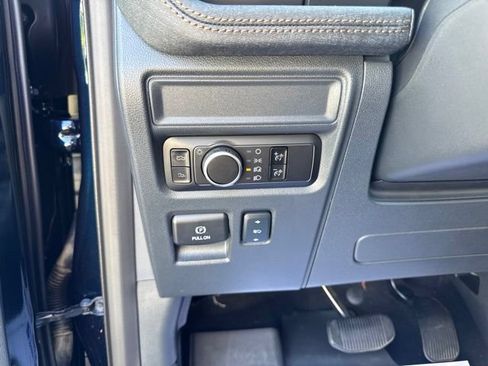 Used 2025 Ford F150 Lightning Lariat AWD/4WD image 25