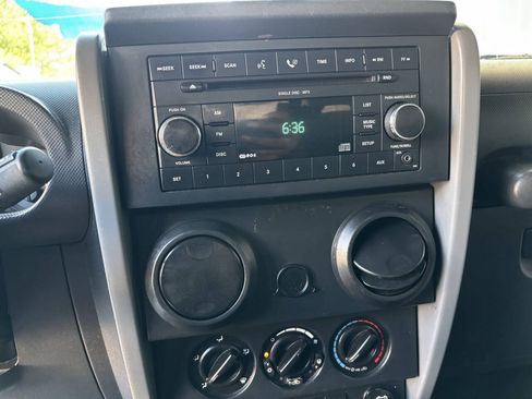 Used 2008 Jeep Wrangler Unlimited X RWD image 18