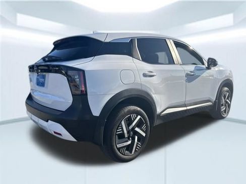 Used 2025 Nissan Kicks SV FWD image 6