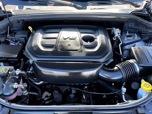 Used 2018 Jeep Grand Cherokee Laredo image 10