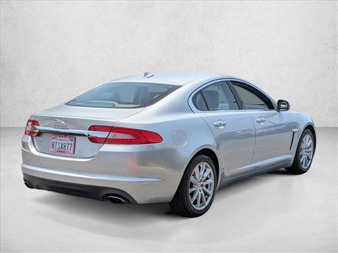 Used 2015 Jaguar XF Premium RWD image 5