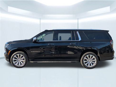 New 2025 Chevrolet Suburban Premier image 2