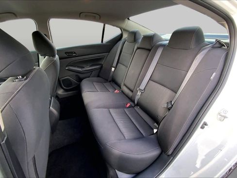 Used 2025 Nissan Altima 2.5 SV FWD image 21
