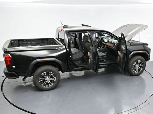 Used 2025 GMC Canyon AT4 w/ Technology Plus Package image 45