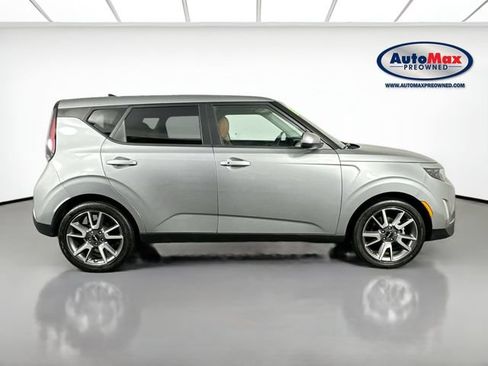 Used 2024 Kia Soul EX w/ Option Group 015 FWD image 10