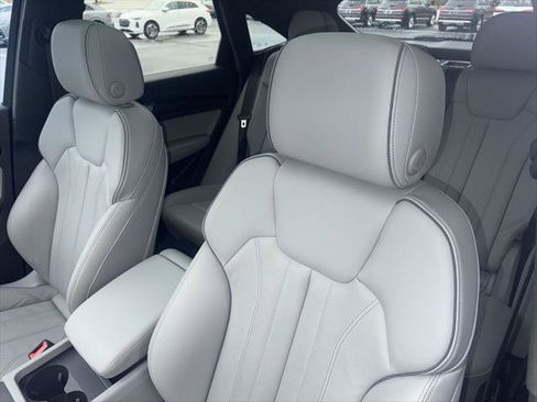 Used 2023 Audi Q5 2.0T Premium w/ Convenience Package AWD/4WD image 40