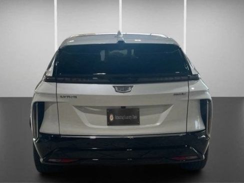 Used 2024 Cadillac Lyriq Luxury RWD image 9