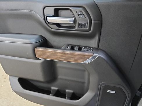 Used 2020 Chevrolet Silverado 1500 High Country w/ Technology Package image 29