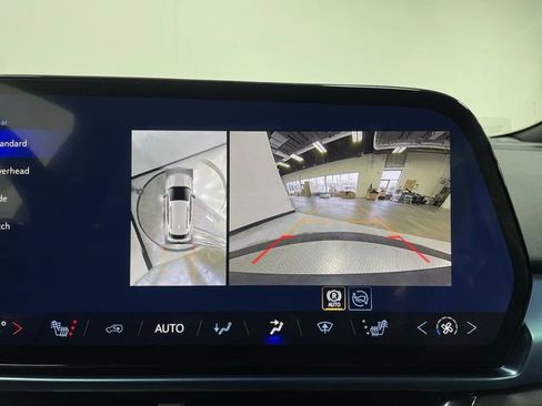 New 2026 Chevrolet Equinox EV LT image 17