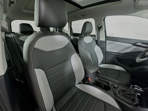 Used 2024 Volkswagen Taos SEL image 28