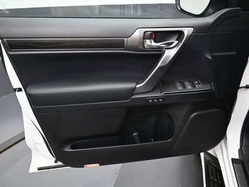 Used 2022 Lexus GX 460 w/ Black Line Special Edition AWD/4WD image 11