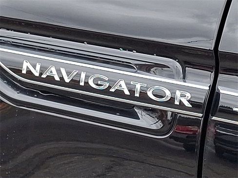 Used 2021 Lincoln Navigator Reserve image 26