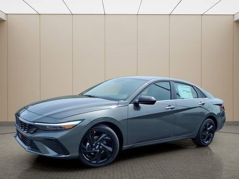 New 2026 Hyundai Elantra SEL Sport Premium FWD image 2