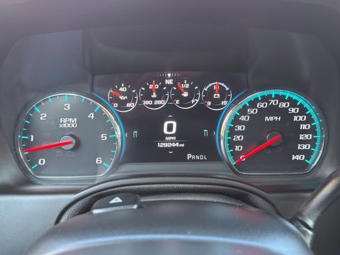 Used 2017 GMC Yukon XL SLT w/ Open Road Package image 18