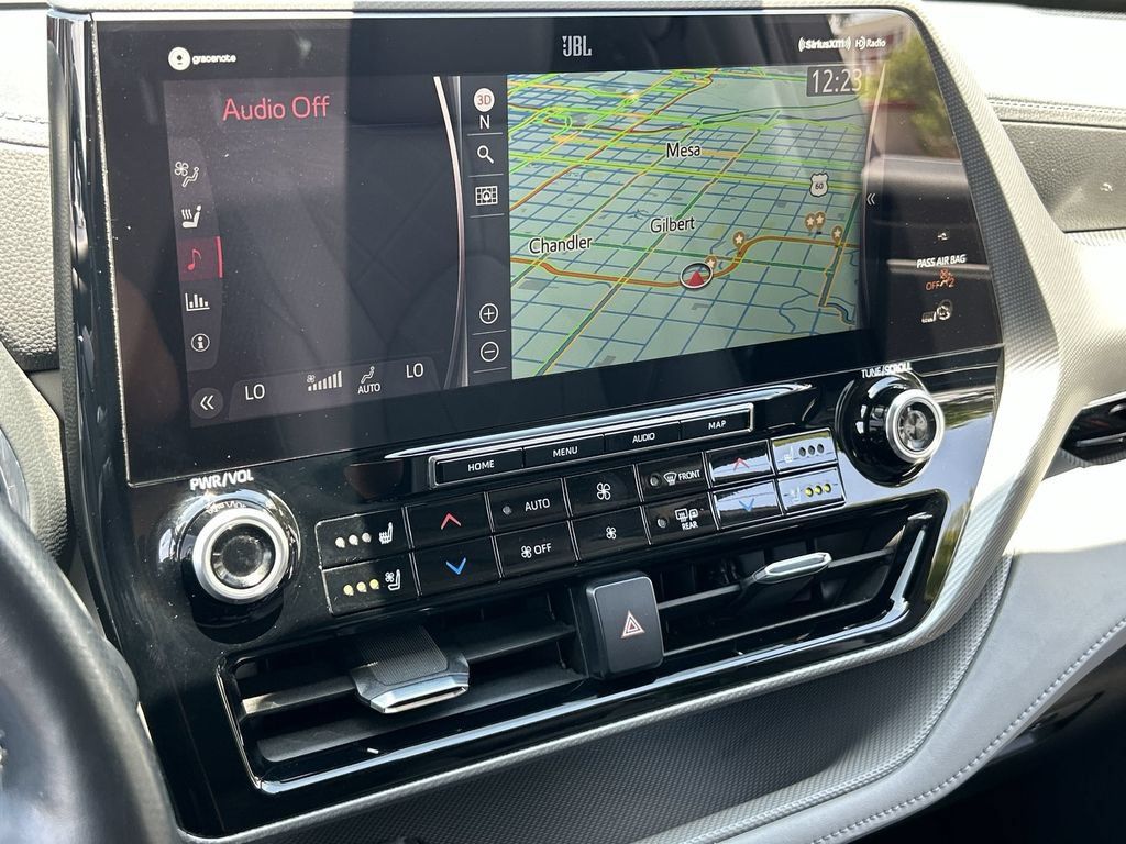 Used 2021 Toyota Highlander Platinum FWD image 14