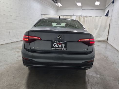 Used 2024 Volkswagen Jetta SE FWD image 8