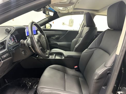 Certified 2025 Lexus ES 350 w/ Premium Package FWD image 17