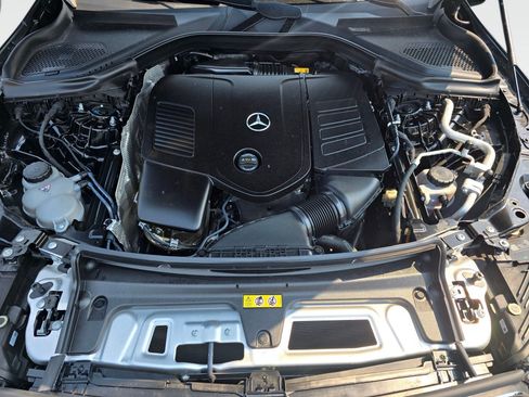 Used 2023 Mercedes-Benz GLC 300 4MATIC image 10