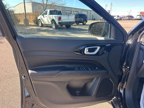 Used 2022 Jeep Compass Trailhawk w/ Trailhawk Elite Group image 19