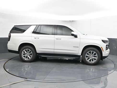 Used 2025 Chevrolet Tahoe Premier AWD/4WD image 4