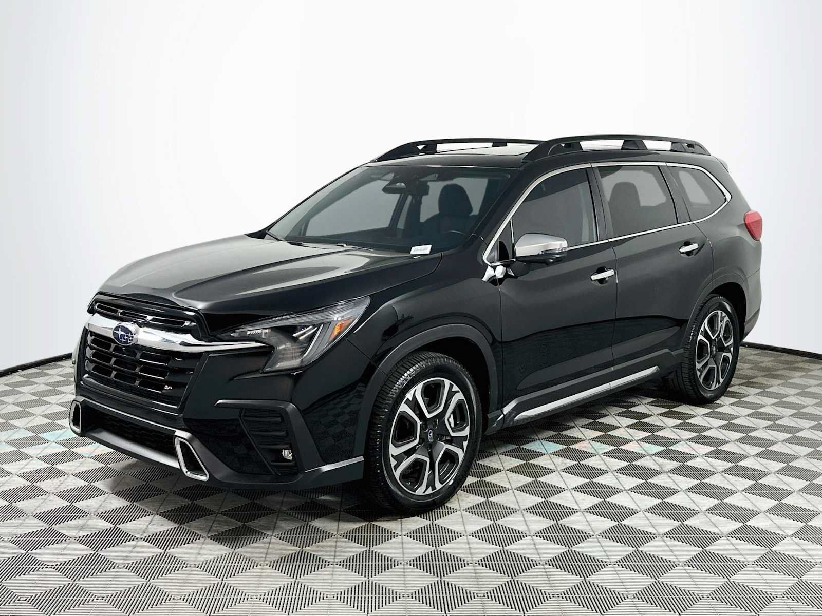 Used 2023 Subaru Ascent Touring AWD/4WD image 3