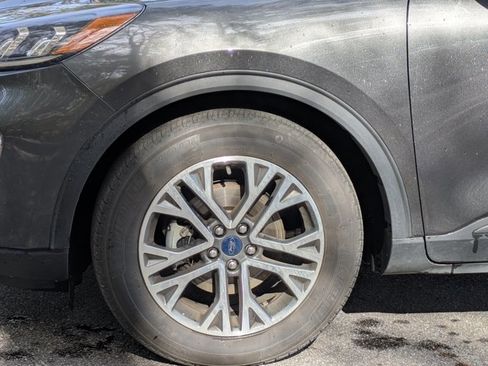 Used 2020 Ford Escape SEL image 9