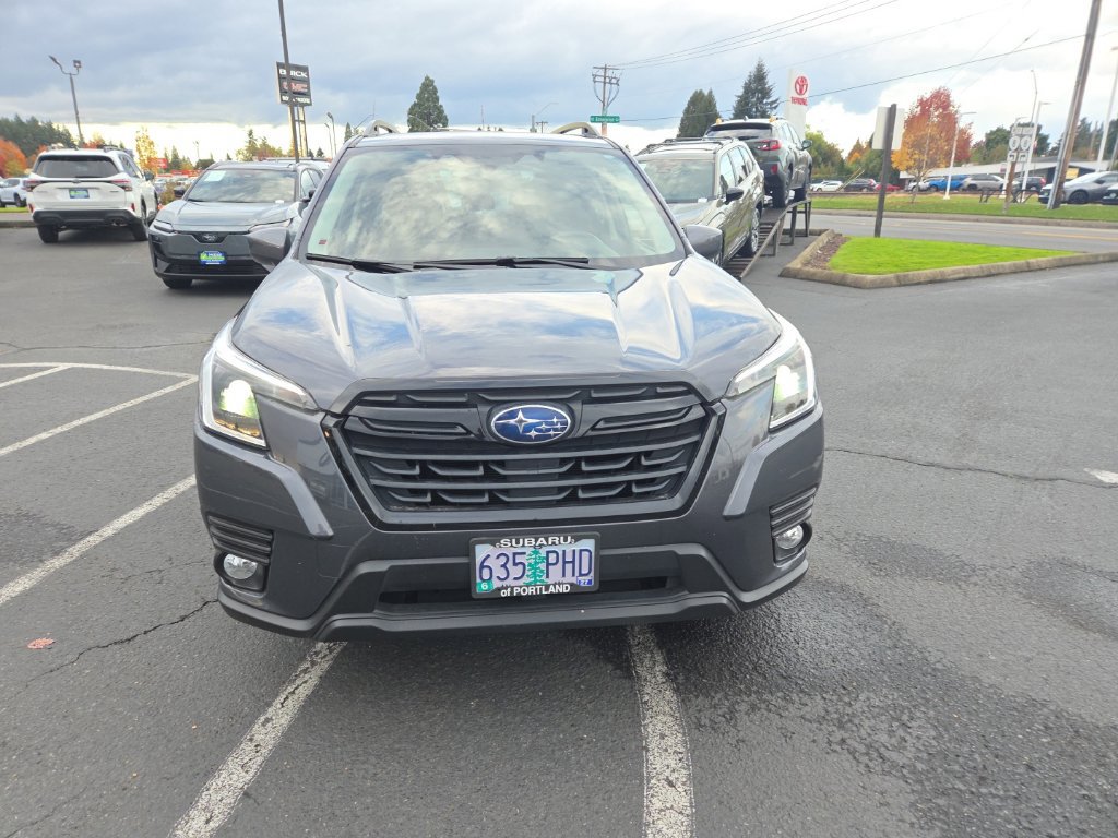 Used 2023 Subaru Forester Premium AWD/4WD image 2