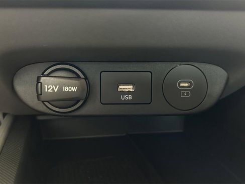 Used 2024 Hyundai Elantra SEL w/ Convenience Package image 8