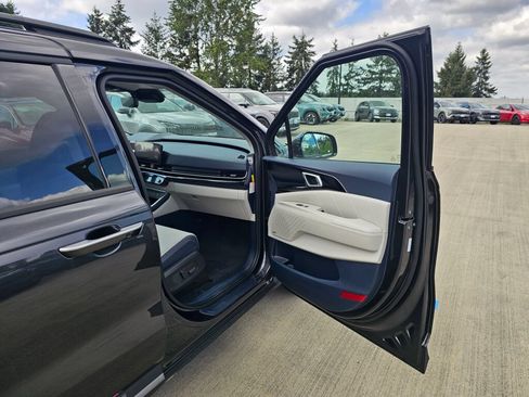 New 2026 Kia Carnival SX Prestige FWD image 31