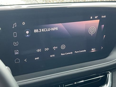 Used 2025 Buick Envista Sport Touring image 21